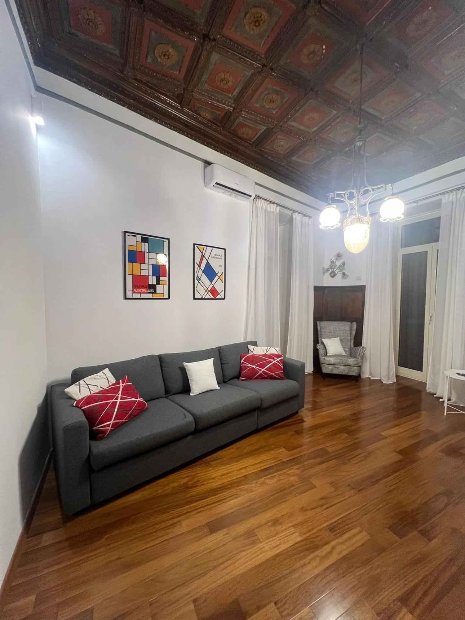 Vomero Hideaway - Family Friendly Napoli