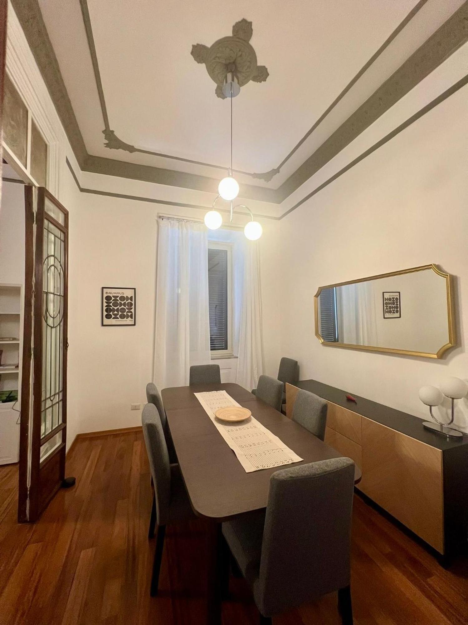 Vomero Hideaway - Family Friendly * Napoli
